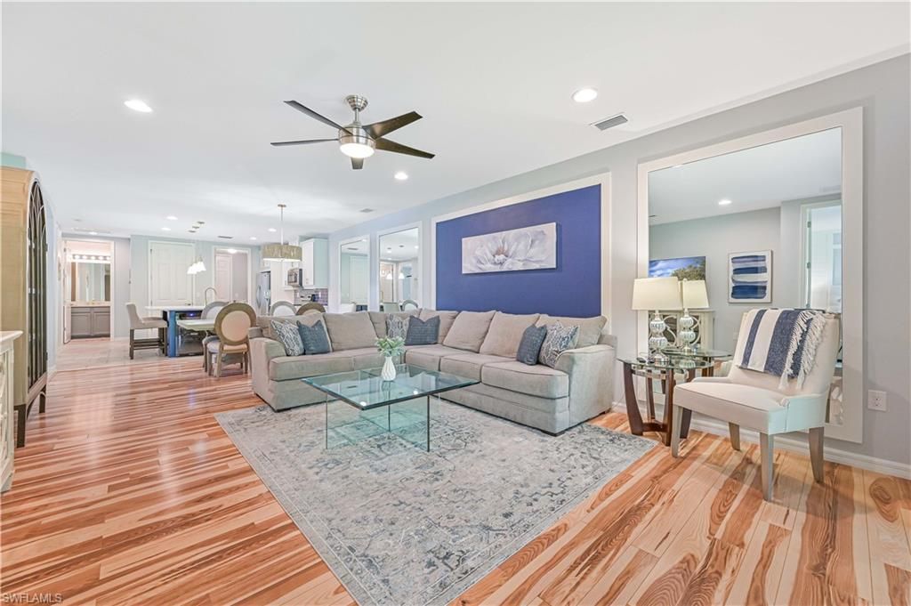 14919 Edgewater CIR, Naples, FL 34114