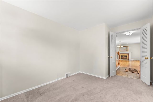 816 Ella St, Mt Lebanon, PA 15243