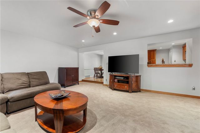 816 Ella St, Mt Lebanon, PA 15243