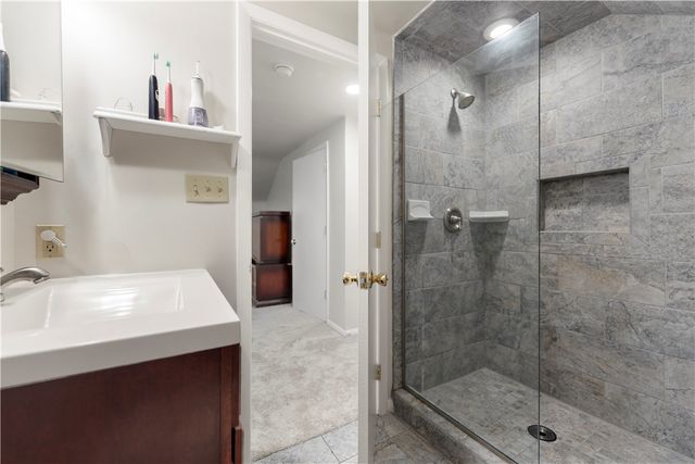 816 Ella St, Mt Lebanon, PA 15243