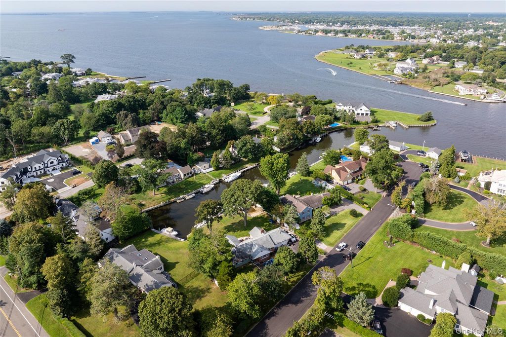 2 Gibb Lane, Islip, NY 11751 — photo 5