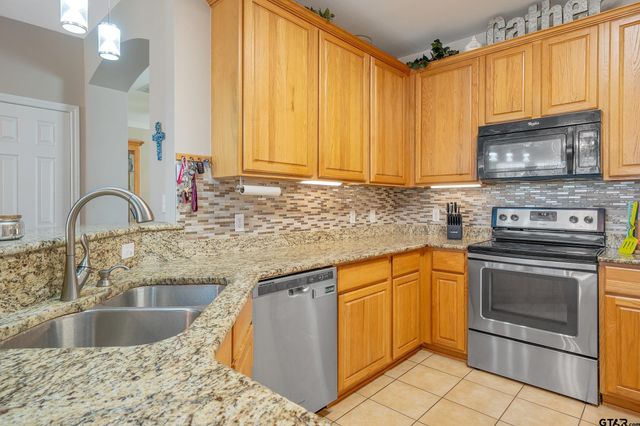 319 Rosebrook Circle, Whitehouse, TX 75791