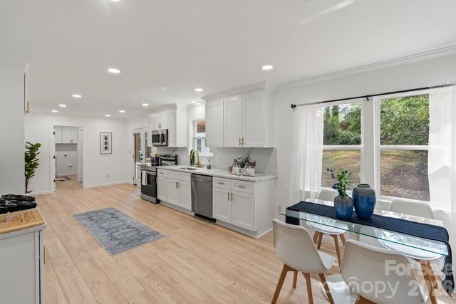 5910 Grosner Place, Charlotte, NC 28211