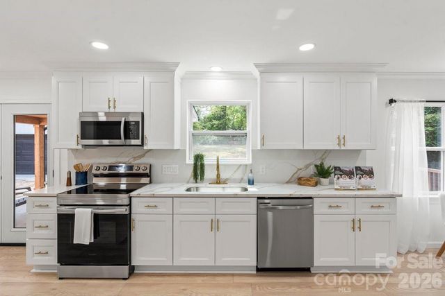 5910 Grosner Place, Charlotte, NC 28211