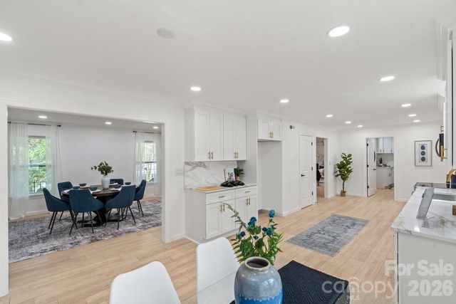 5910 Grosner Place, Charlotte, NC 28211