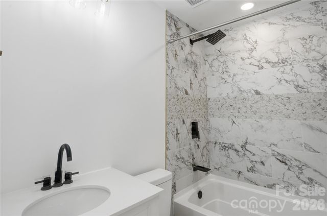 5910 Grosner Place, Charlotte, NC 28211