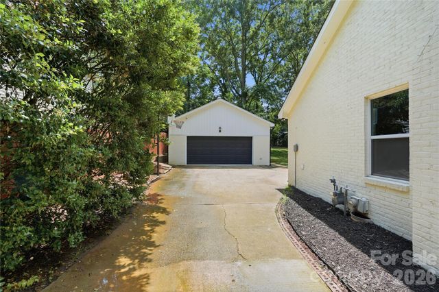 5910 Grosner Place, Charlotte, NC 28211