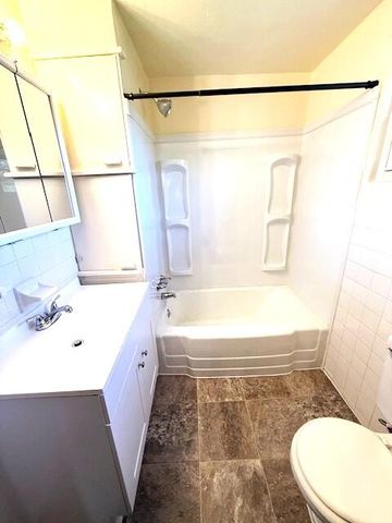 E 221 Parrish ST, Covington, VA 24426