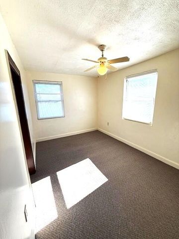 E 221 Parrish ST, Covington, VA 24426