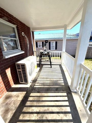 E 221 Parrish ST, Covington, VA 24426