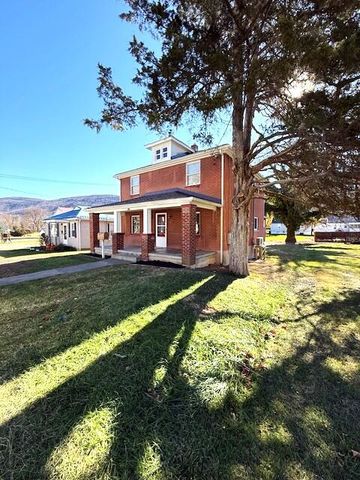 E 221 Parrish ST, Covington, VA 24426