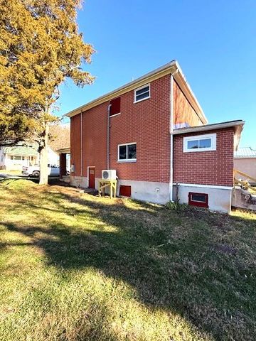 E 221 Parrish ST, Covington, VA 24426
