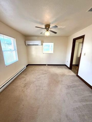 E 221 Parrish ST, Covington, VA 24426