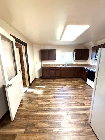 E 221 Parrish ST, Covington, VA 24426