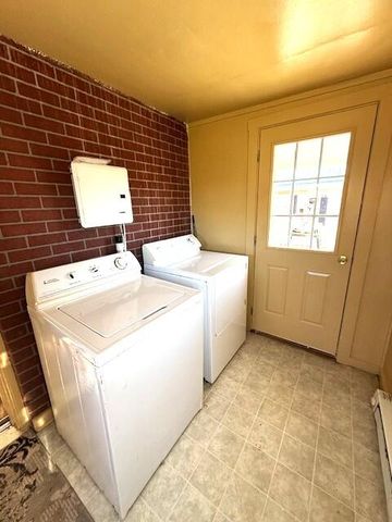 E 221 Parrish ST, Covington, VA 24426