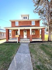 E 221 Parrish ST, Covington, VA 24426