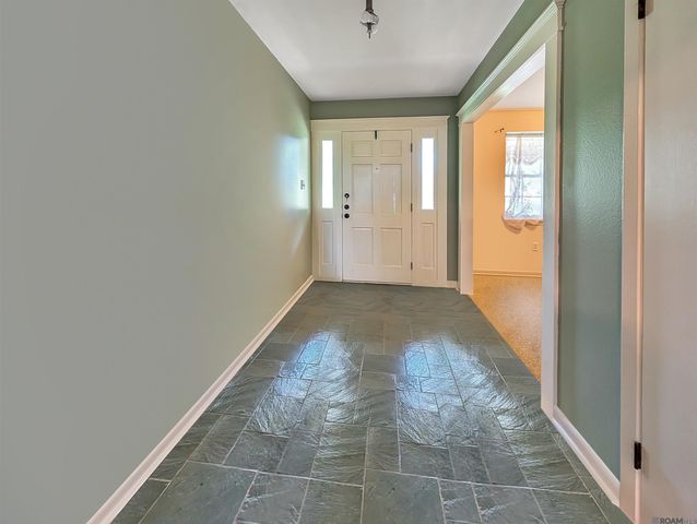 6526 Martin Dr, Zachary, LA 70791