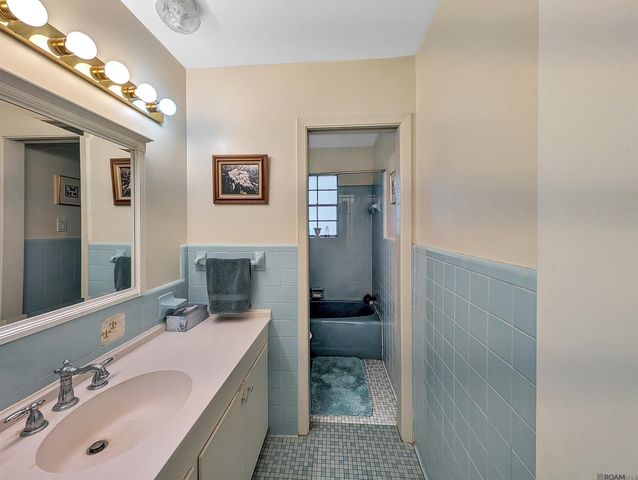 6526 Martin Dr, Zachary, LA 70791
