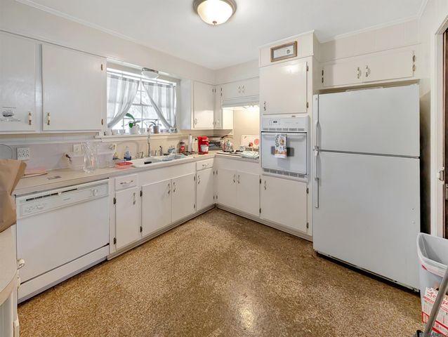 6526 Martin Dr, Zachary, LA 70791