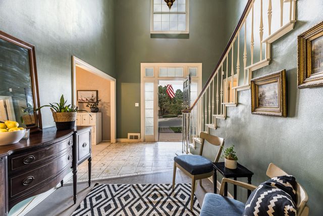 1809 Newton Place NE, Albuquerque, NM 87106