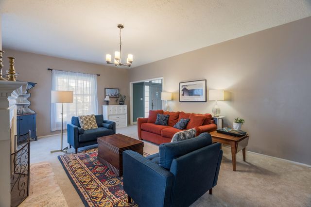 1809 Newton Place NE, Albuquerque, NM 87106