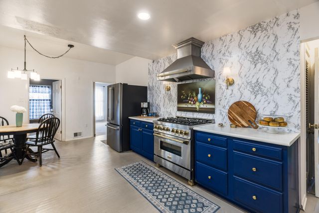 1809 Newton Place NE, Albuquerque, NM 87106