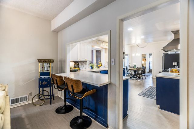 1809 Newton Place NE, Albuquerque, NM 87106