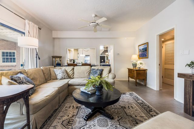1809 Newton Place NE, Albuquerque, NM 87106