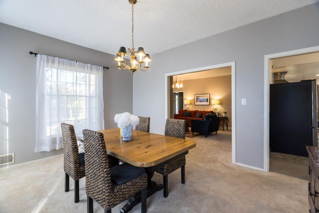 1809 Newton Place NE, Albuquerque, NM 87106