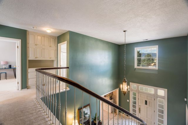 1809 Newton Place NE, Albuquerque, NM 87106