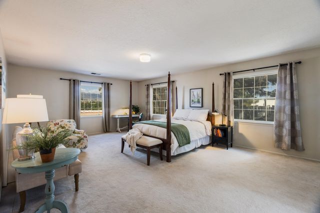 1809 Newton Place NE, Albuquerque, NM 87106