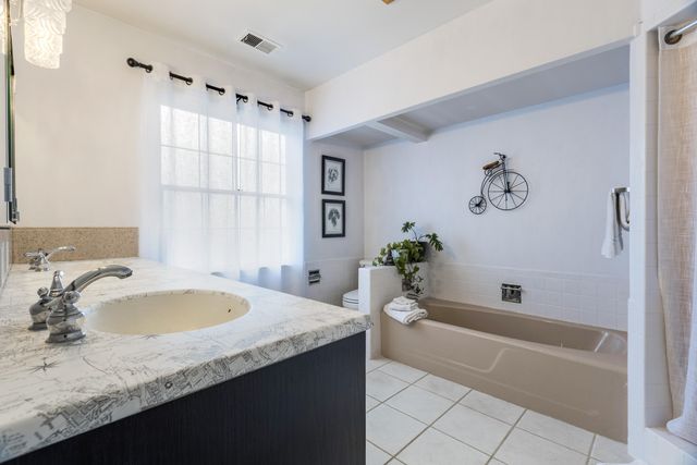 1809 Newton Place NE, Albuquerque, NM 87106