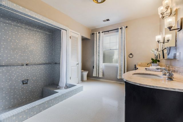 1809 Newton Place NE, Albuquerque, NM 87106