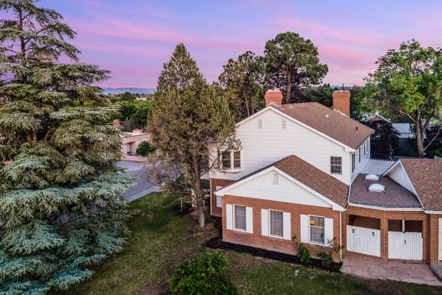 1809 Newton Place NE, Albuquerque, NM 87106
