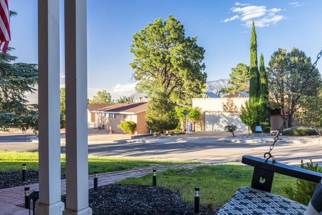 1809 Newton Place NE, Albuquerque, NM 87106