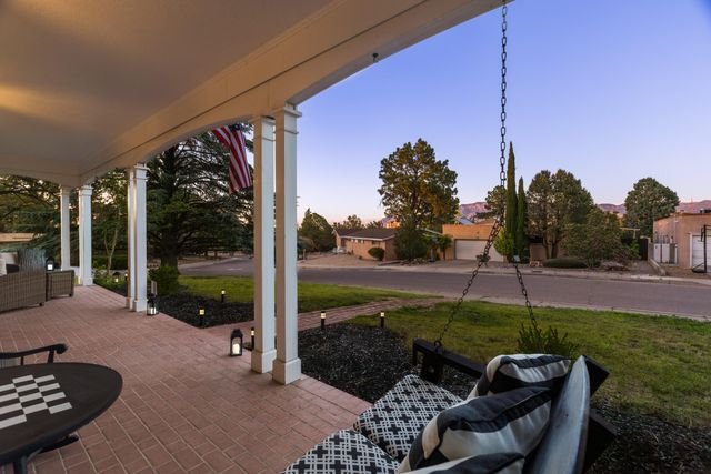 1809 Newton Place NE, Albuquerque, NM 87106