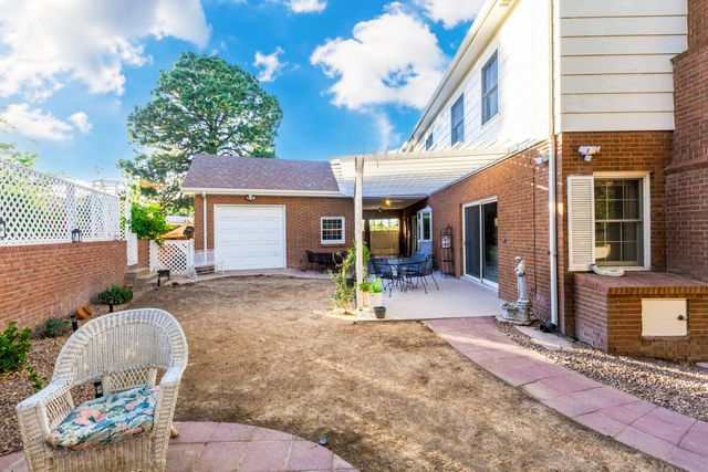 1809 Newton Place NE, Albuquerque, NM 87106
