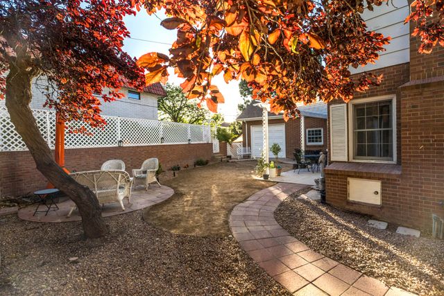 1809 Newton Place NE, Albuquerque, NM 87106