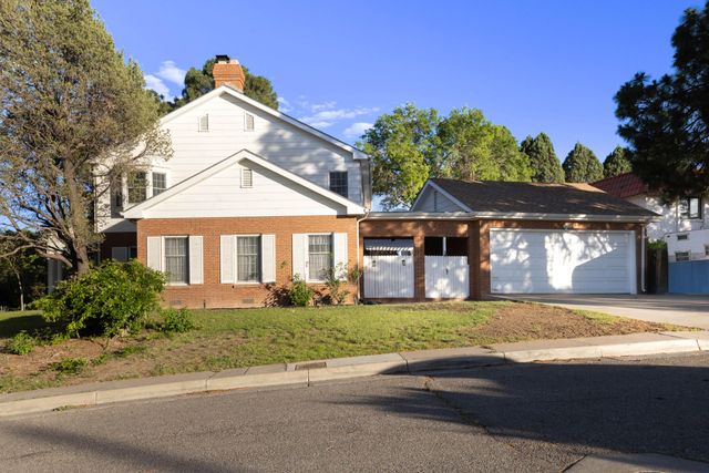1809 Newton Place NE, Albuquerque, NM 87106