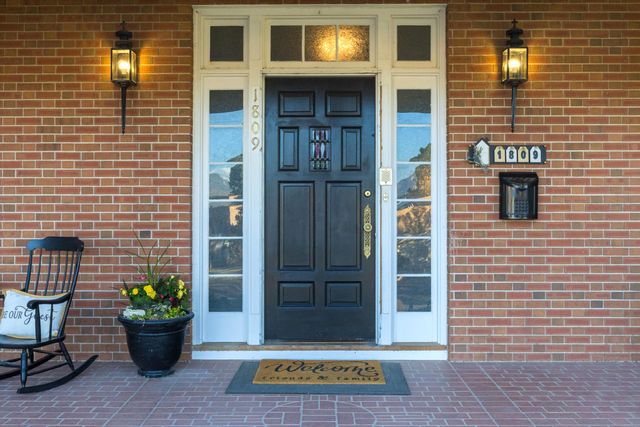 1809 Newton Place NE, Albuquerque, NM 87106