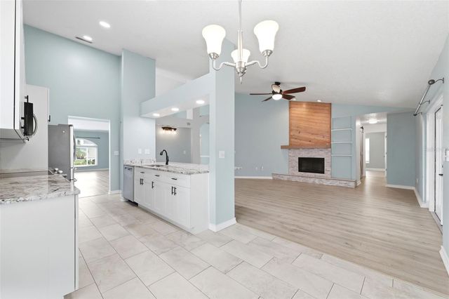 11421 GLENMONT DRIVE, Tampa, FL 33635