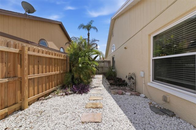 11421 GLENMONT DRIVE, Tampa, FL 33635