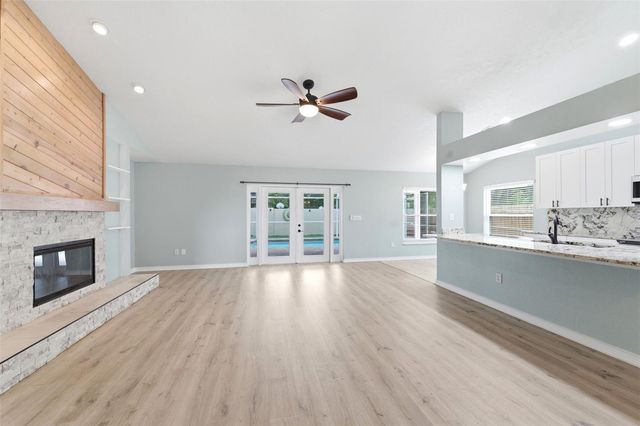 11421 GLENMONT DRIVE, Tampa, FL 33635