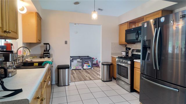 304 SHADOW OAK DRIVE, Casselberry, FL 32707