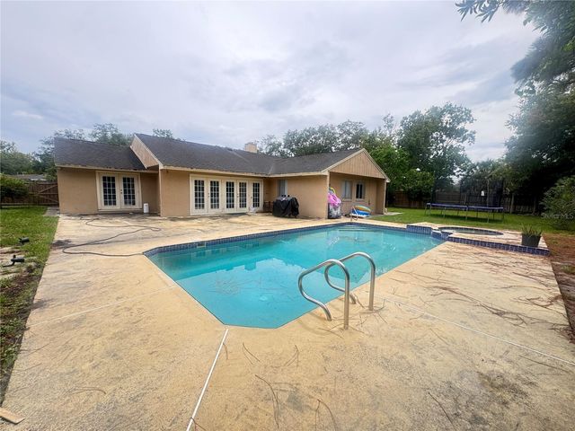 304 SHADOW OAK DRIVE, Casselberry, FL 32707