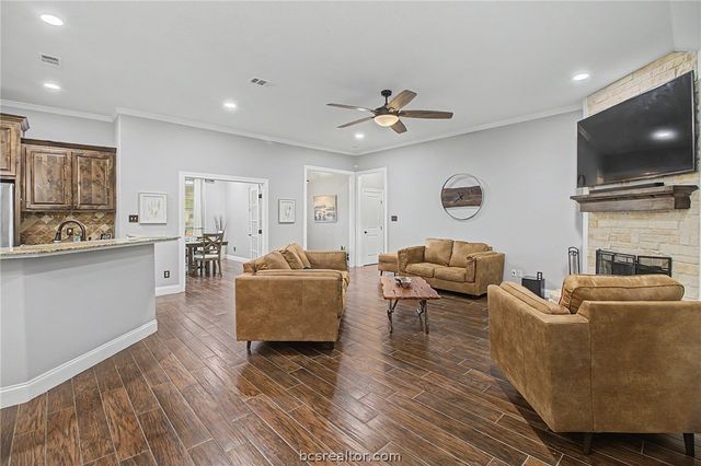 1221 Ebbtide Cove, College Station, TX 77845