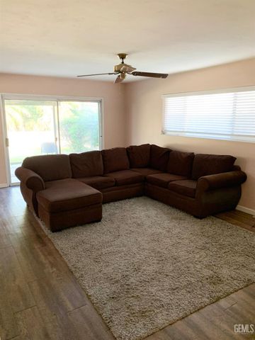 916 Alandale Avenue, Bakersfield, CA 93308