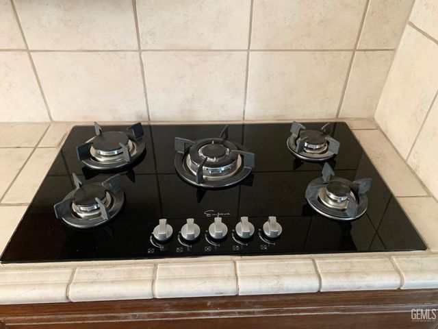 916 Alandale Avenue, Bakersfield, CA 93308