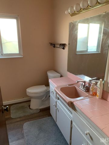 916 Alandale Avenue, Bakersfield, CA 93308