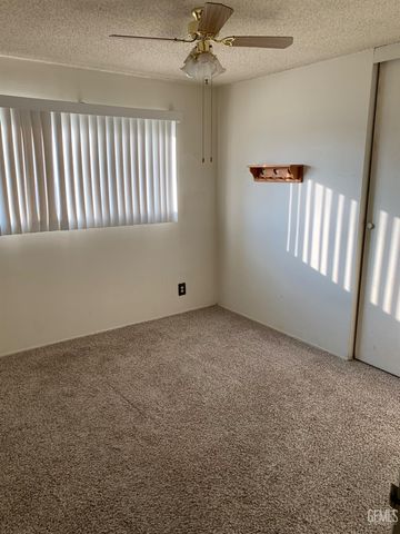 916 Alandale Avenue, Bakersfield, CA 93308